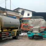 Api Belum Jinak, 8 Truk Tangki Pasok Air untuk Padamkan Kebakaran Pabrik Sepatu di Dlanggu Mojokerto