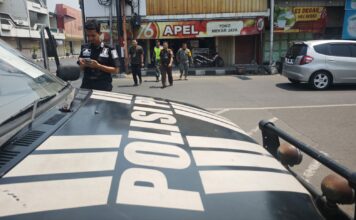 Operasi Pasar Rokok di Kota Mojokerto Sasar 15 Toko, Petugas Edukasi soal 4 Pelanggaran Cukai