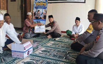 Jumat Keliling, Kapolsek Pacet Ajak Warga Jaga Kamtibmas
