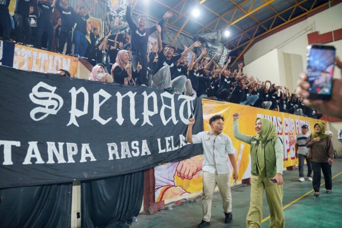 Wali Kota Mojokerto Ika Puspitasari menegaskan pentingnya prestasi olahraga untuk meningkatkan kualitas SDM dan IPM. Tunas Cup Futsal 2026 diikuti 36 tim SMP dan SMA/SMK.