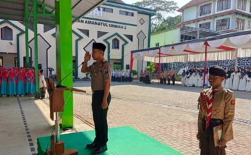 Diikuti 2.000 Santri, Kapolsek Pacet Pimpin Upacara Hari Santri di Amanatul Ummah