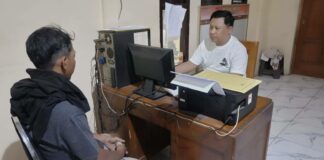 Suami Mengaku Tak Tahu Utang Istri Rp2 Juta, Penagih di Trowulan Ditusuk Badik