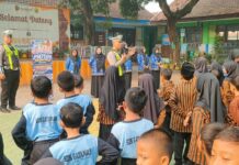 Operasi Patuh Semeru 2026, Polisi Edukasi Pelajar Mojokerto soal 7 Pelanggaran Lalu Lintas