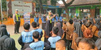 Operasi Patuh Semeru 2026, Polisi Edukasi Pelajar Mojokerto soal 7 Pelanggaran Lalu Lintas