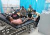 Polisi Gerak Cepat Evakuasi Korban Kecelakaan Elf di Gotekan Pacet Mojokerto